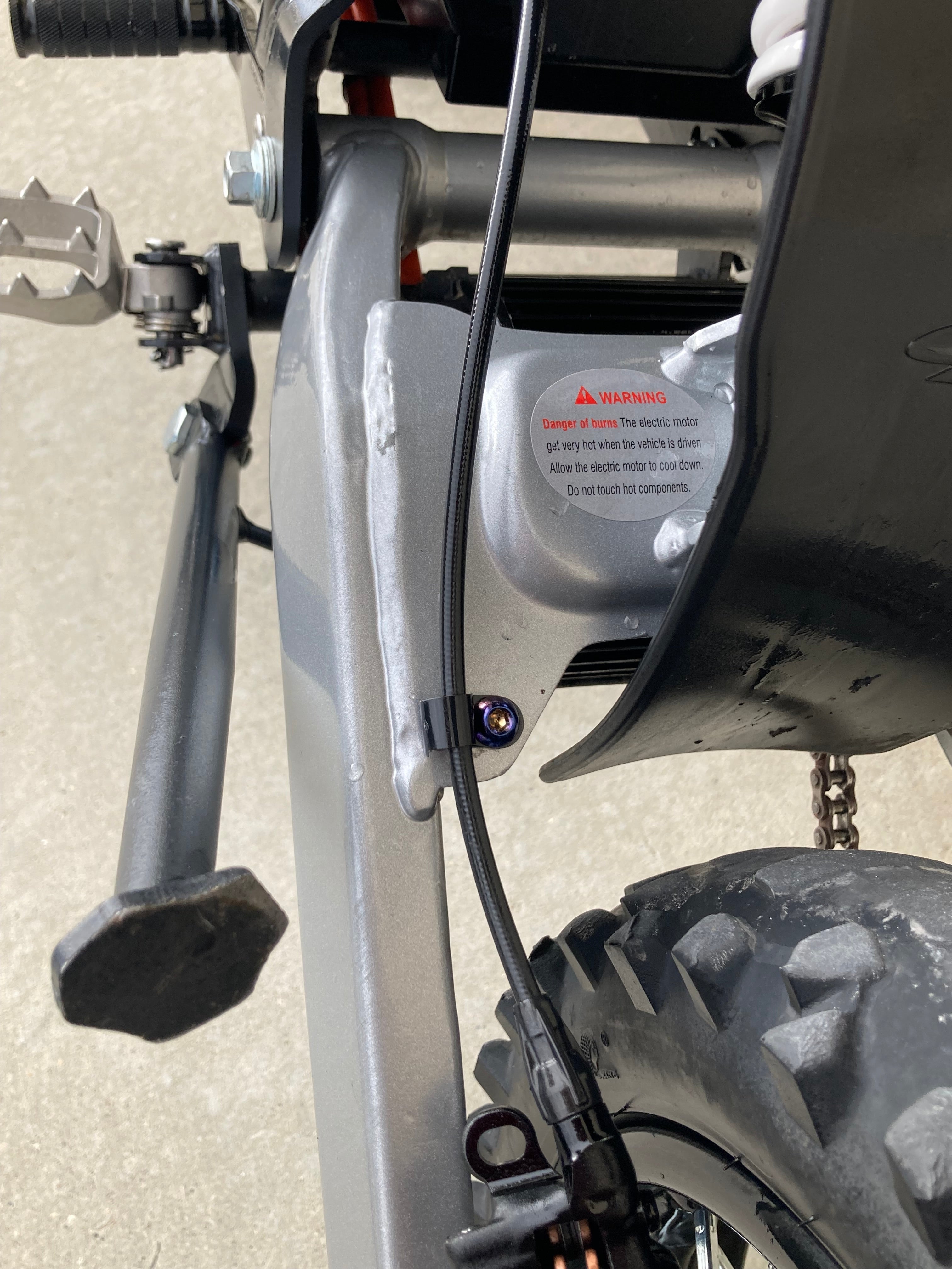 RTR brake line holder titanium