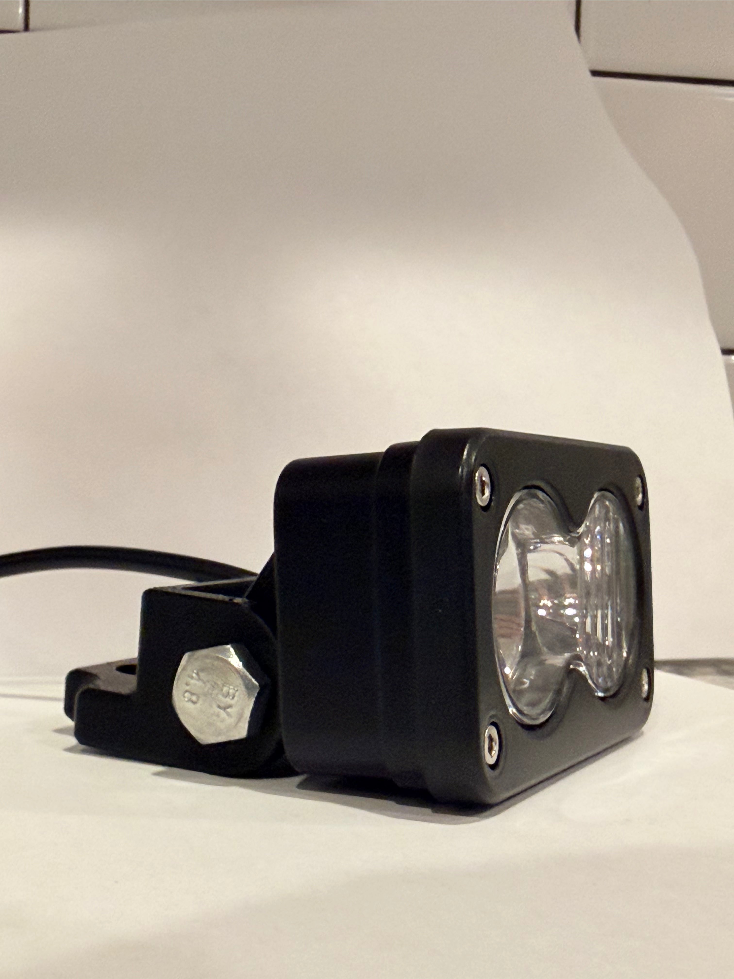 tuttio baja mount only fits Baja in photo