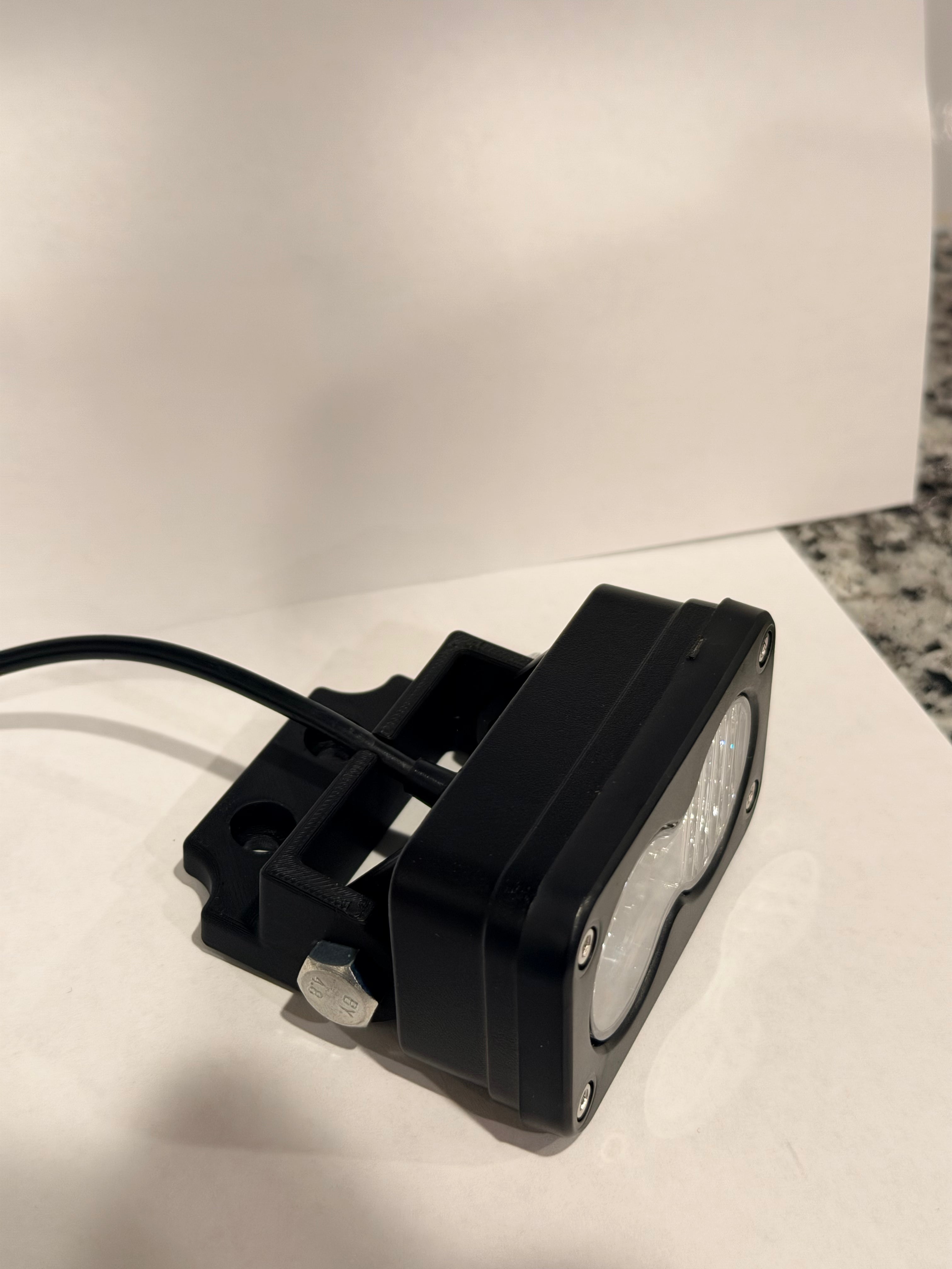 tuttio baja mount only fits Baja in photo